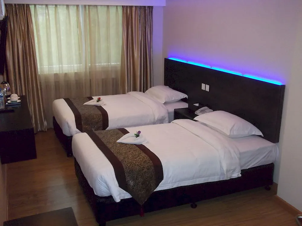 Hotel 51 Yangon 3*,